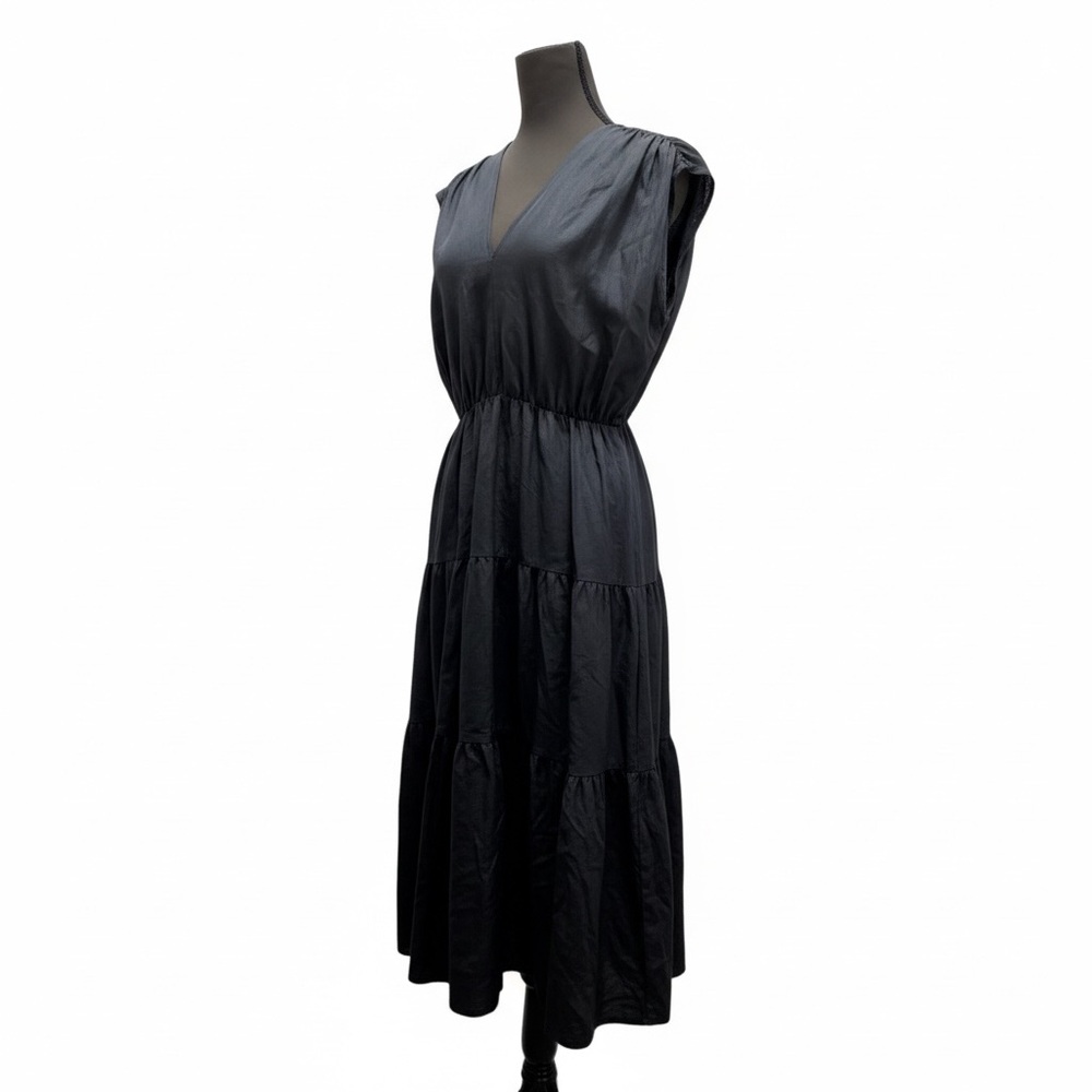 Elegant Navy Blue Sleeveless Dress